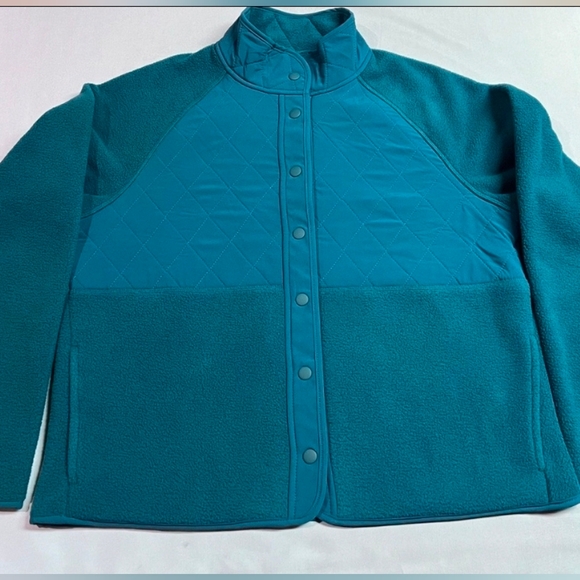 GapFit Women's Fleece Sherpa Button-Down Jacket NWT Sizes Available - Picture 4 of 7